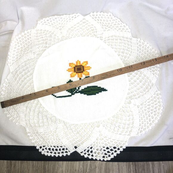 2- Vintage Embroidered Sunflower Crocheted doily  White 13” round CUTE!! - Picture 4 of 8